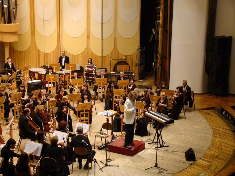 Rôle du chef d’orchestre: Découvrez les responsabilités et les tâches d’un chef d’orchestre