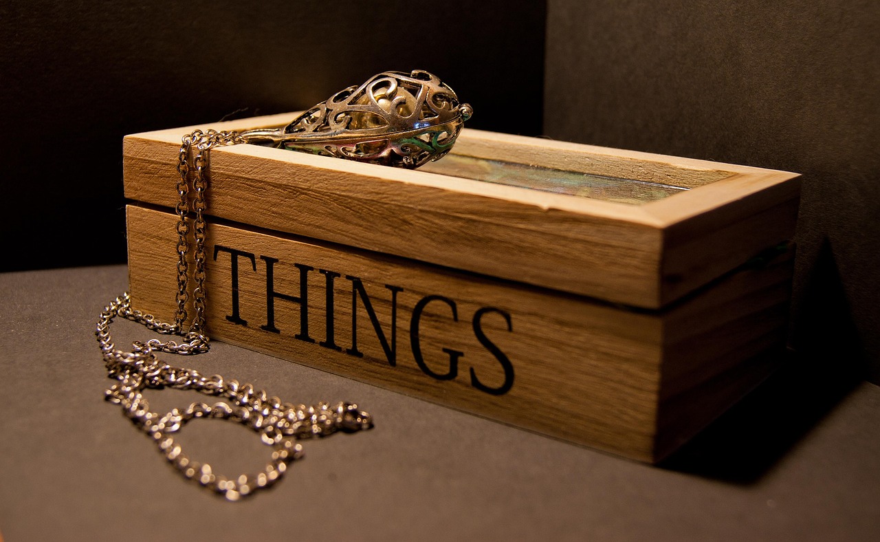 Où trouver une boîte à bijoux adaptée aux filles pour ranger leurs trésors et cultiver leur coquetterie ?